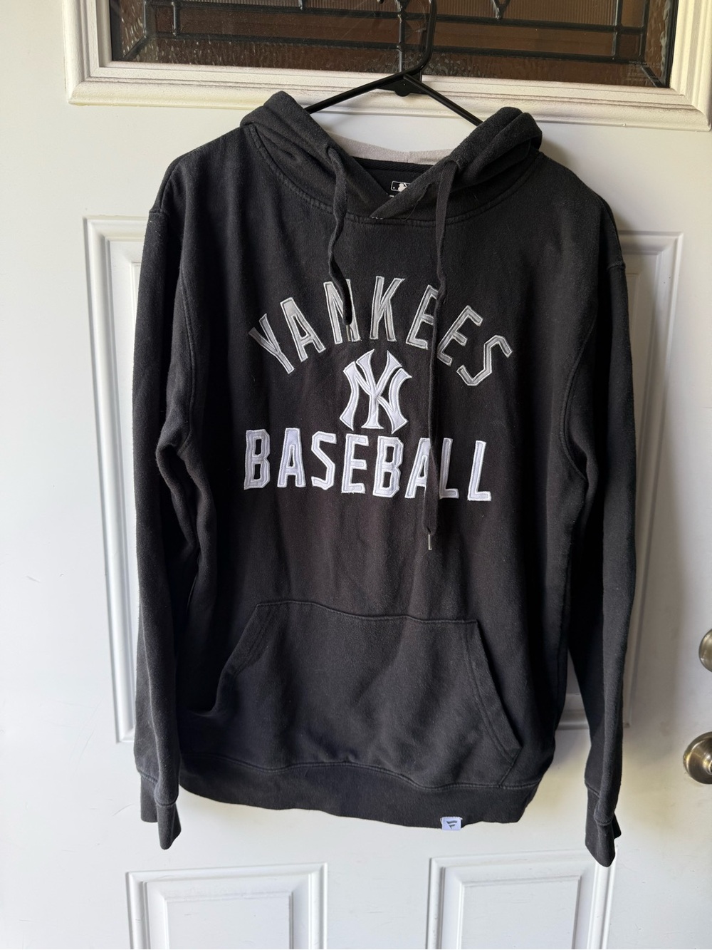 Yankees Black Pullover Hoodie Sweatshirt